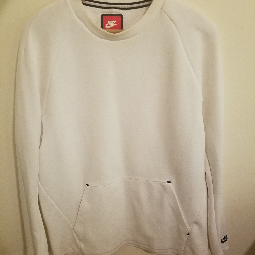 Nike White Long Sleeved Crewneck